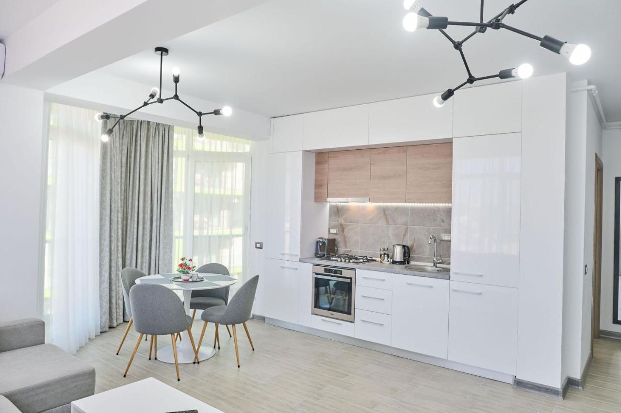 Seascape Apartment Spa N Pool Beach Resort 마마이아 외부 사진
