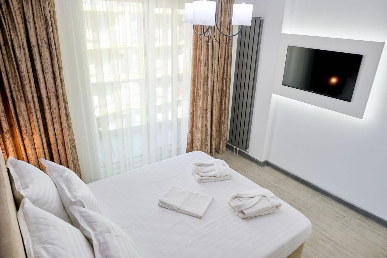 Seascape Apartment Spa N Pool Beach Resort 마마이아 외부 사진