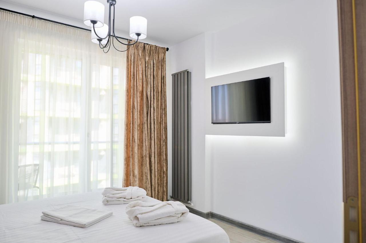 Seascape Apartment Spa N Pool Beach Resort 마마이아 외부 사진