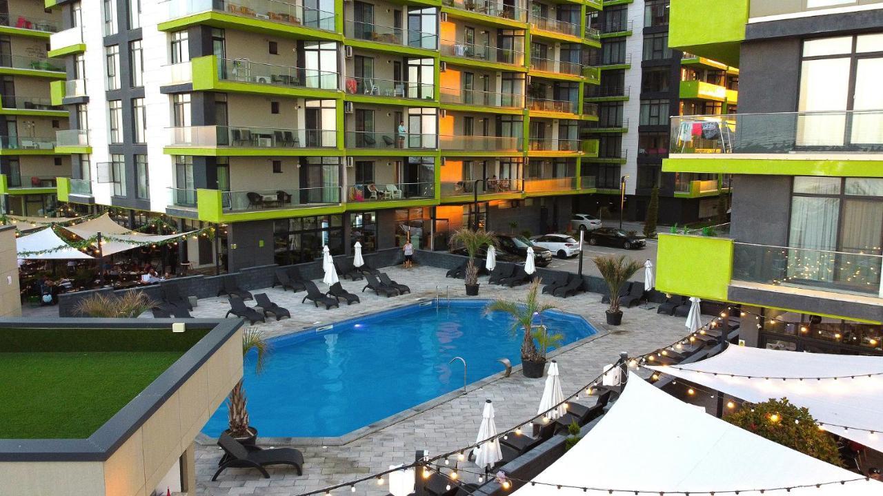 Seascape Apartment Spa N Pool Beach Resort 마마이아 외부 사진